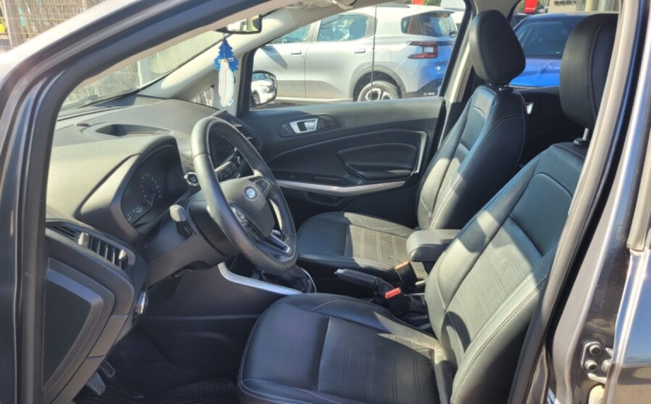 Ford Ecosport S — foto 13 de 15