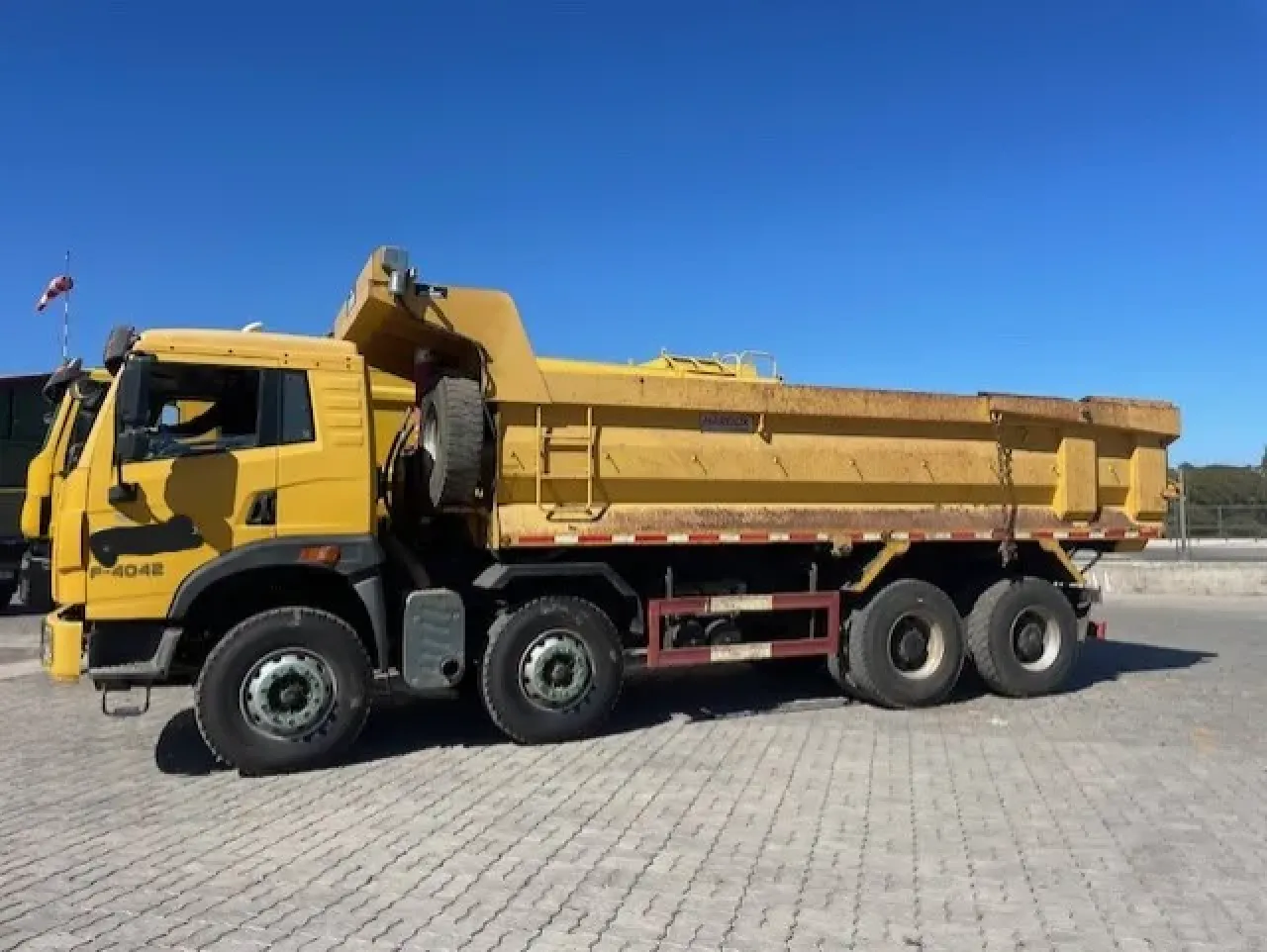 Faw F4042 — foto 3 de 4