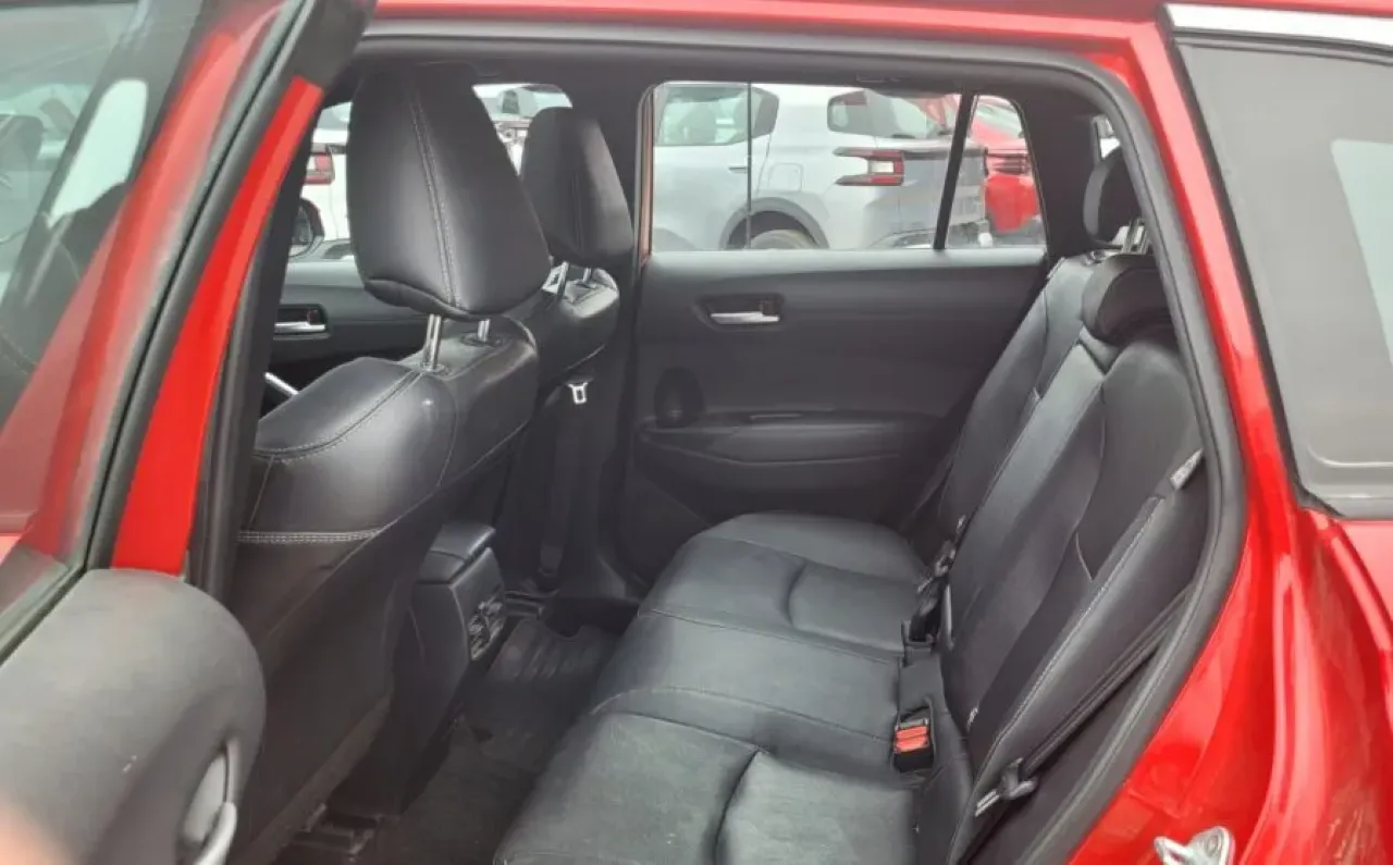 Toyota Corolla Cross — foto 11 de 16