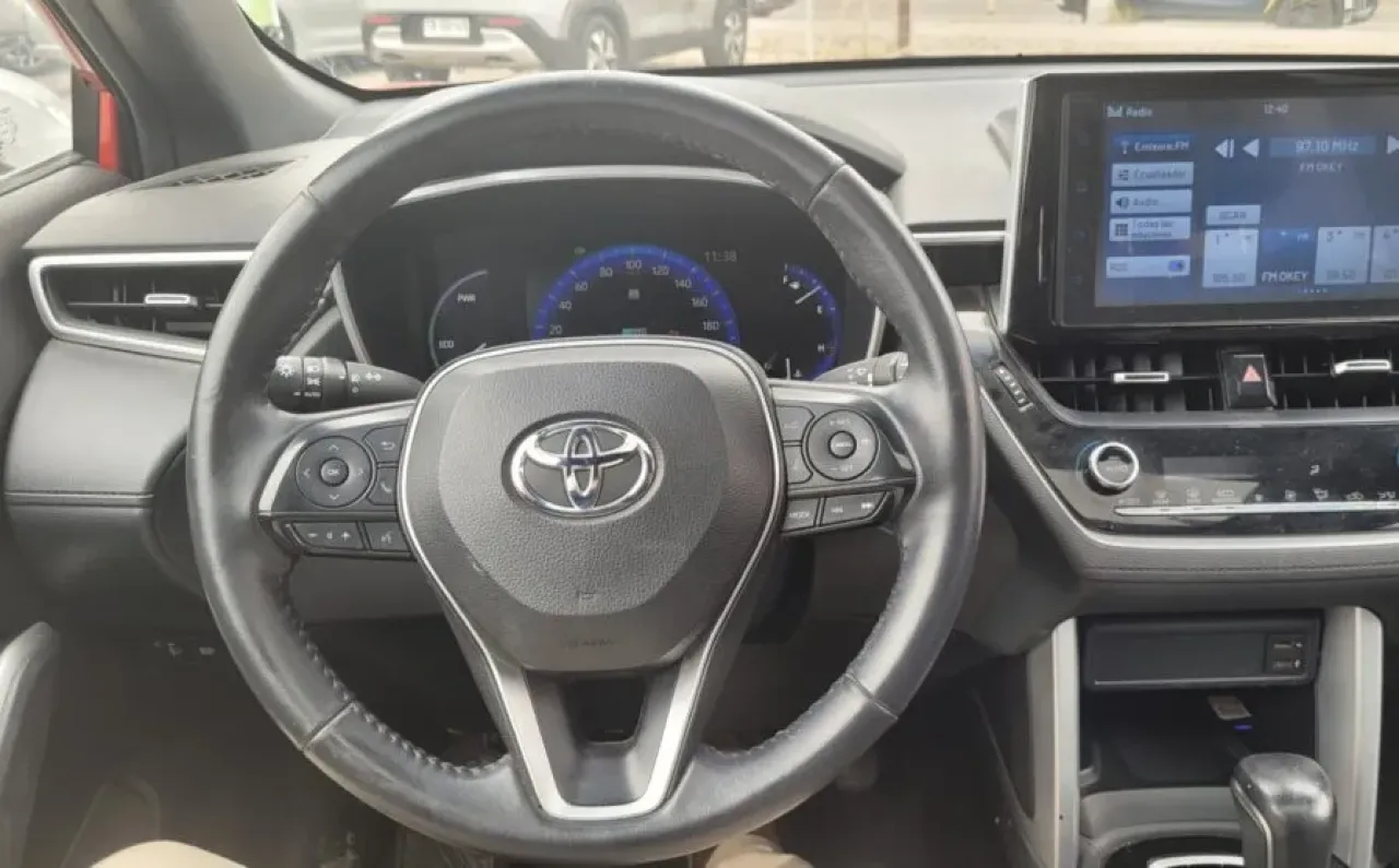 Toyota Corolla Cross — foto 12 de 16