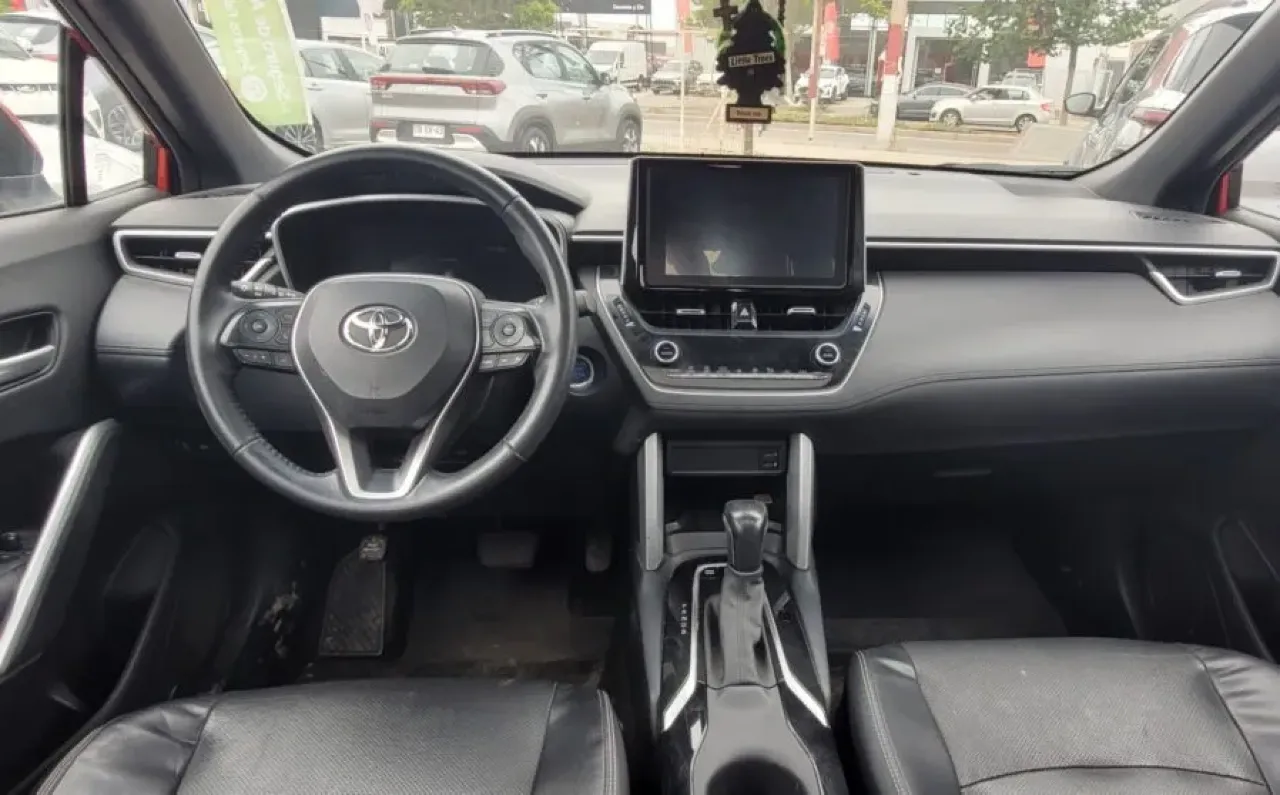 Toyota Corolla Cross — foto 16 de 16