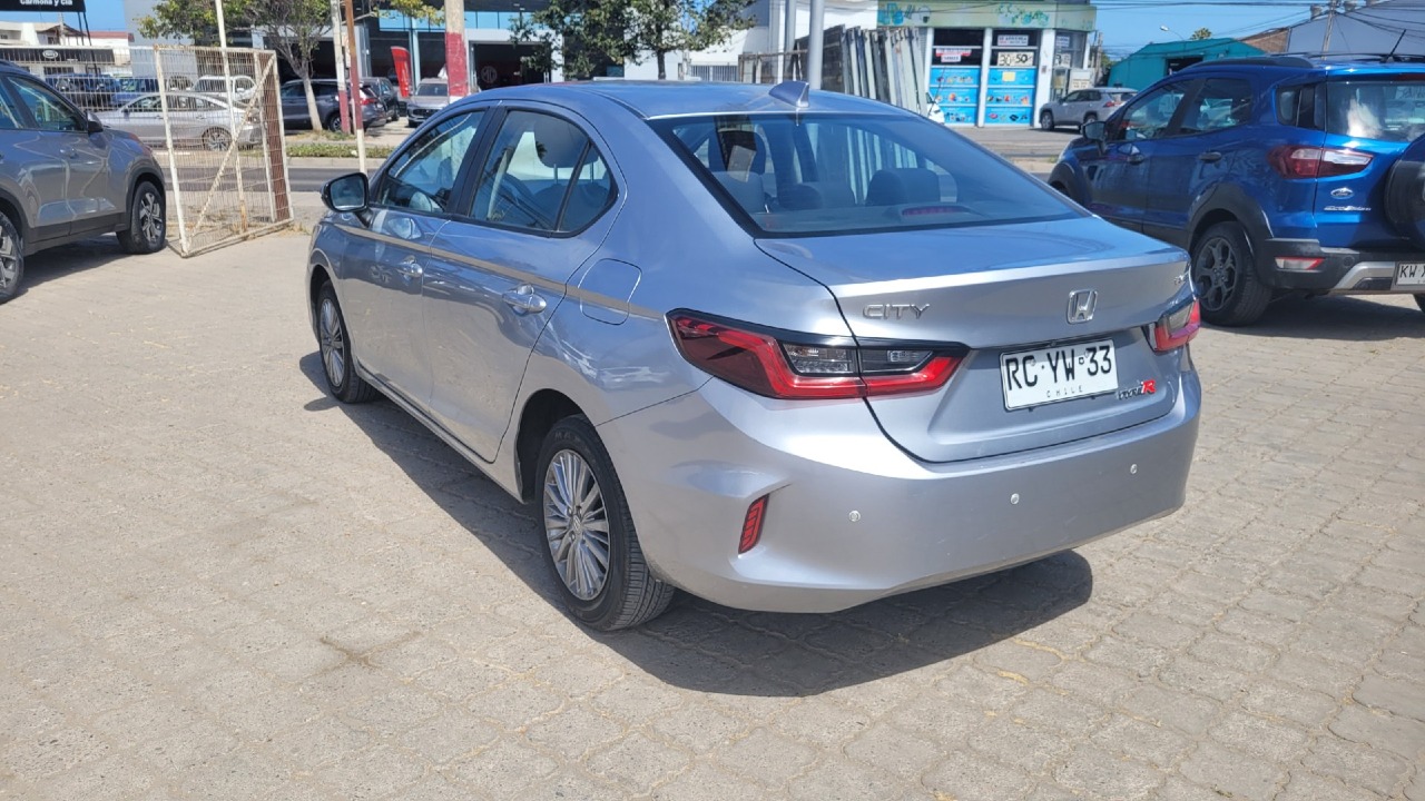 Honda City — foto 5 de 13