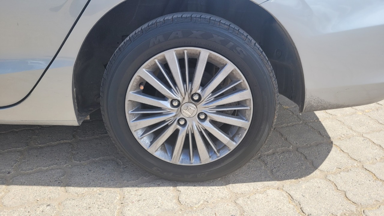 Honda City — foto 13 de 13
