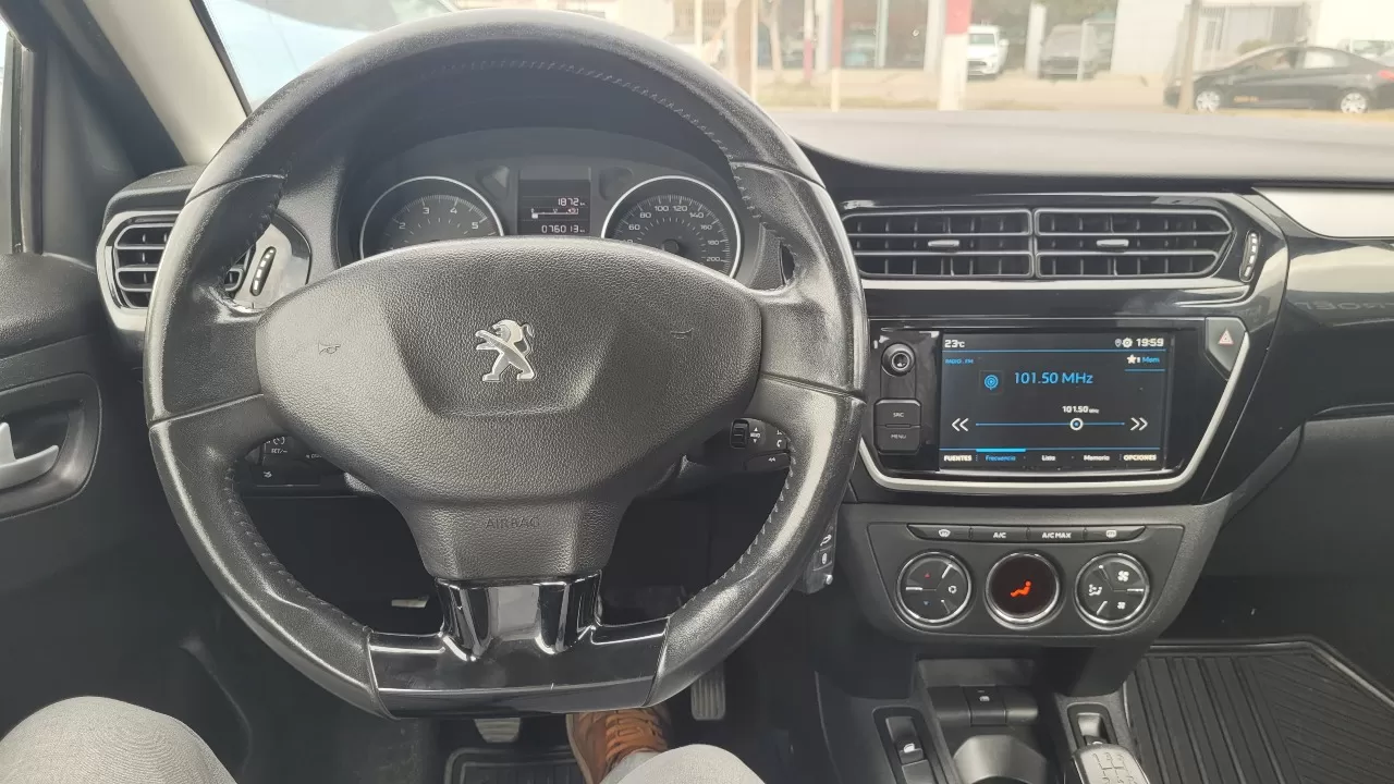 Peugeot 301 Hdi — foto 9 de 15