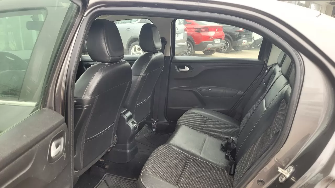Peugeot 301 Hdi — foto 13 de 15