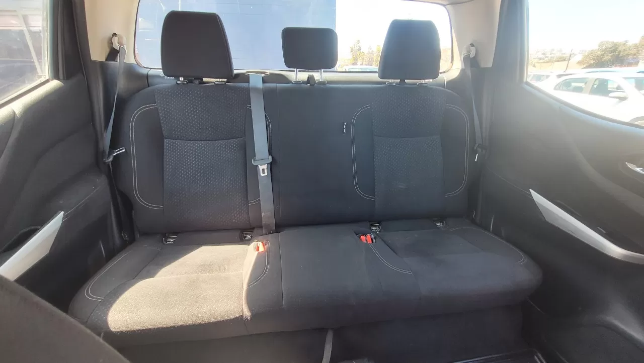 Nissan Np300 Navara Xe2.3 Mec. — foto 9 de 15