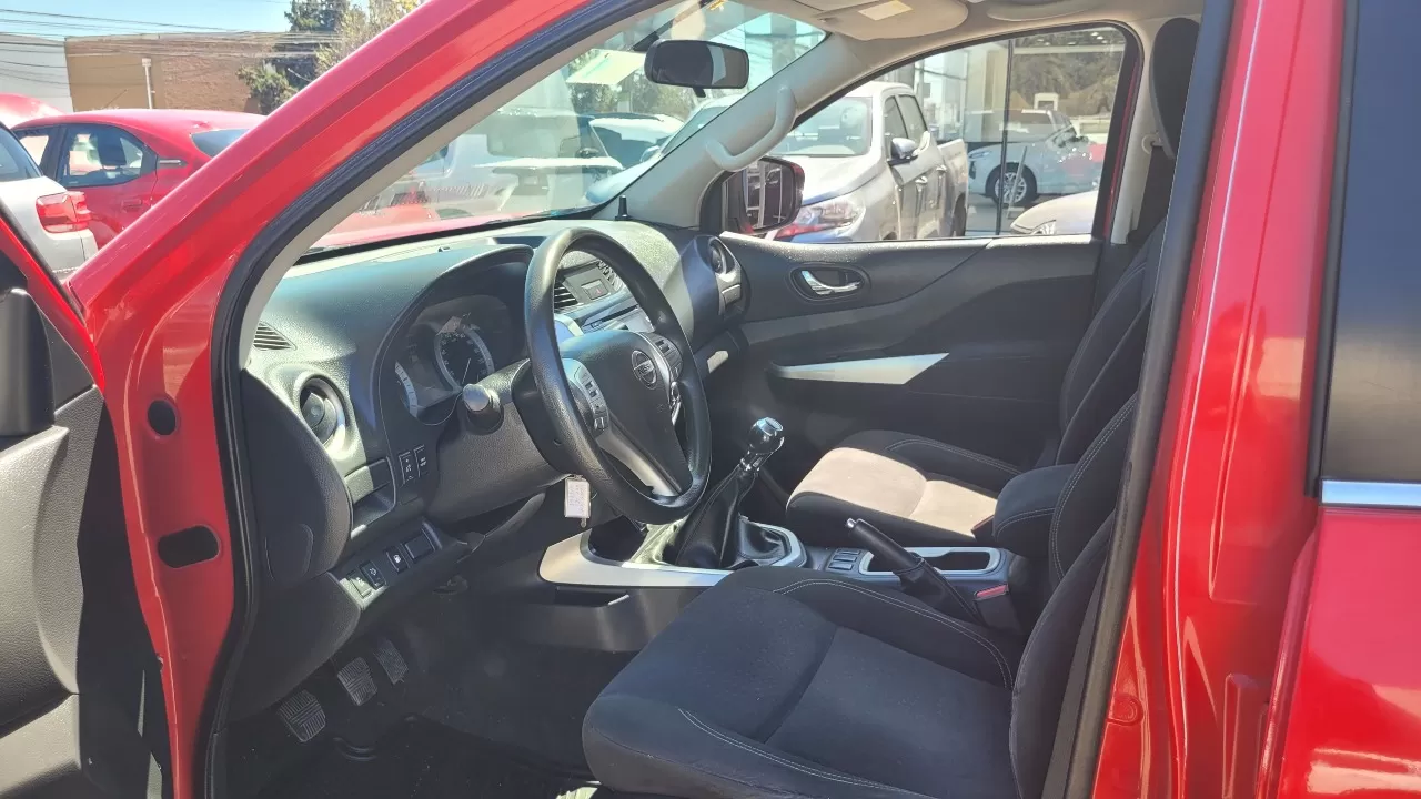 Nissan Np300 Navara Xe2.3 Mec. — foto 14 de 15