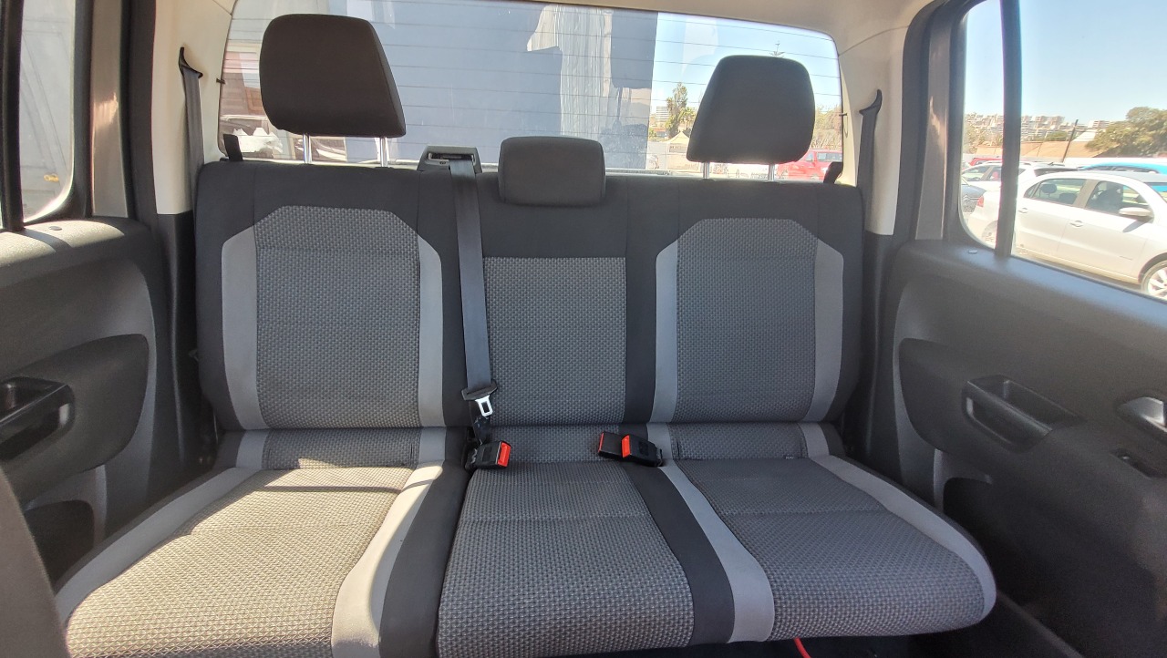 Volkswagen Amarok Comfortline 2.0 4X2 Mec. — foto 13 de 15