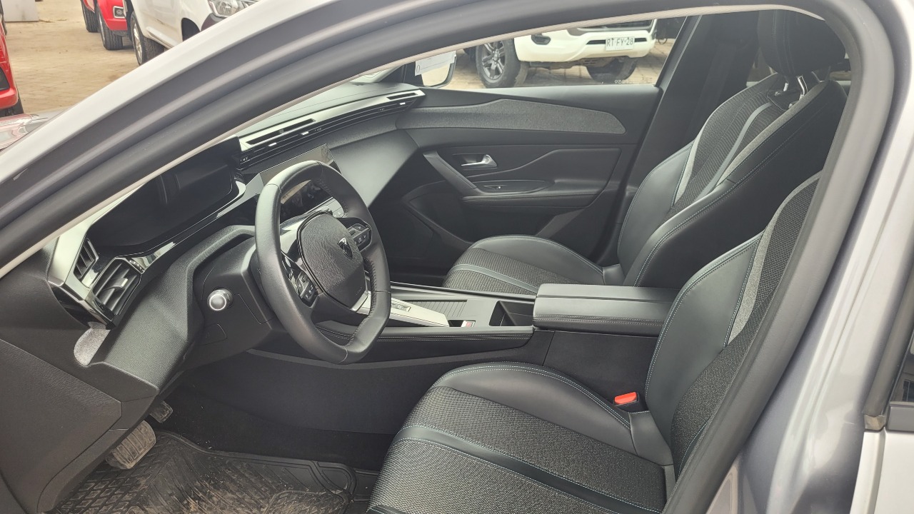 Peugeot 308 Puretech 1.2 Aut. — foto 7 de 15