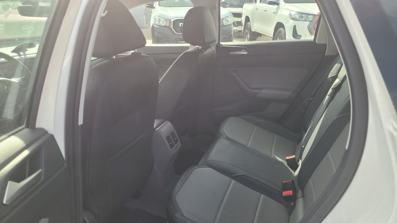 Volkswagen Polo Highline 1.6 Full Mec. — foto 12 de 15