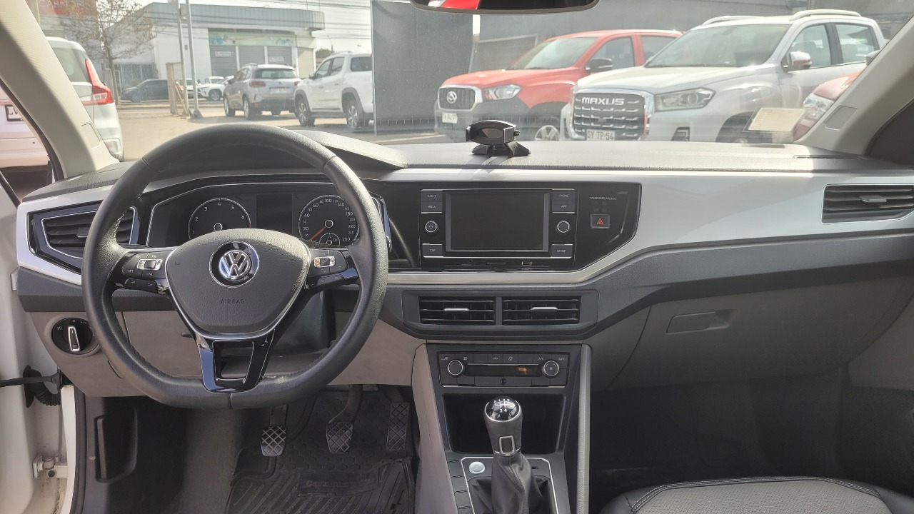 Volkswagen Polo Highline 1.6 Full Mec. — foto 13 de 15