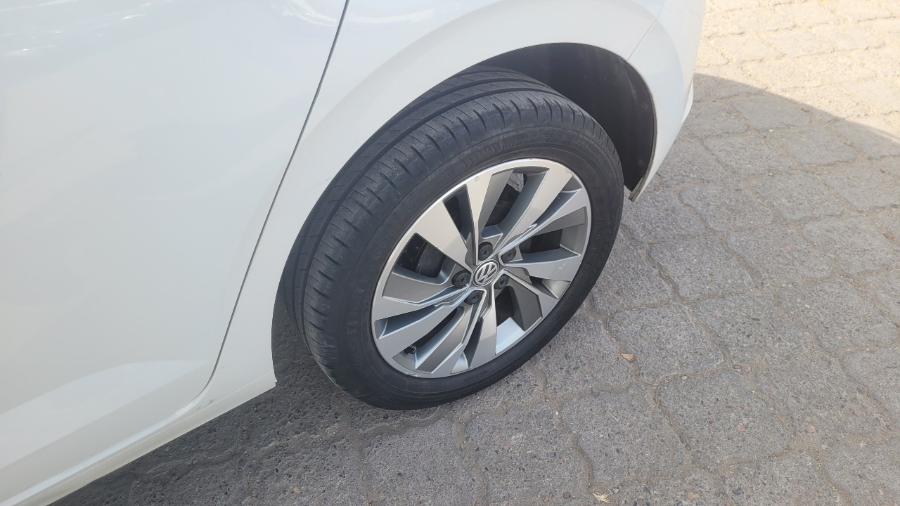 Volkswagen Polo Highline 1.6 Full Mec. — foto 14 de 15