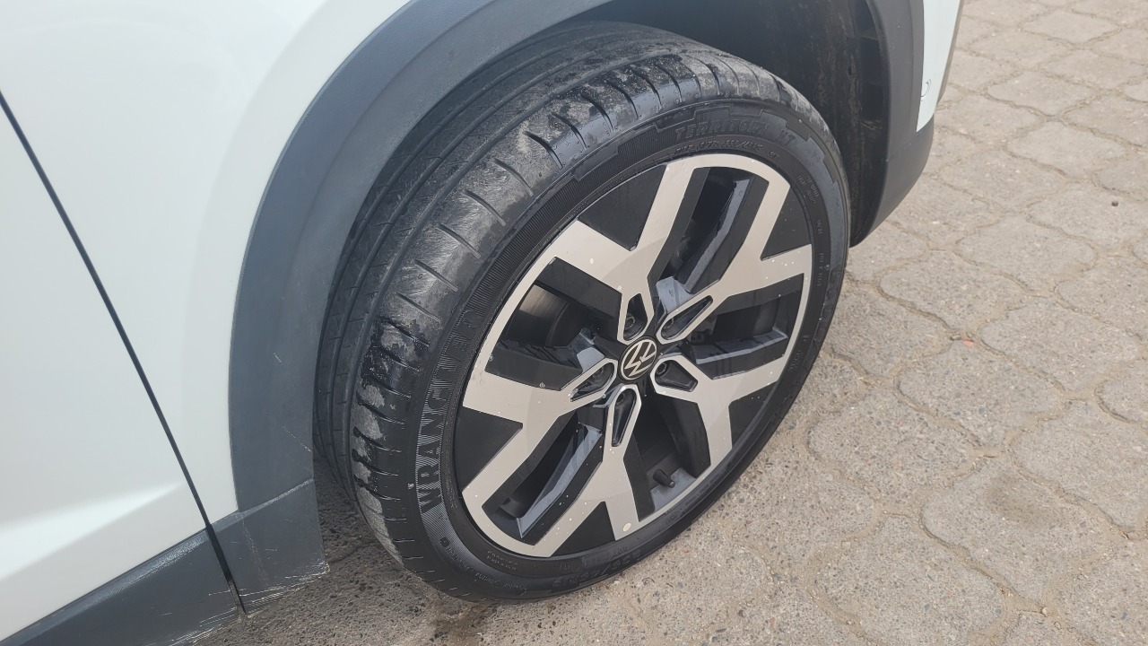 Volkswagen Taos Tsi 4X2 1.4 Full Aut. — foto 16 de 16