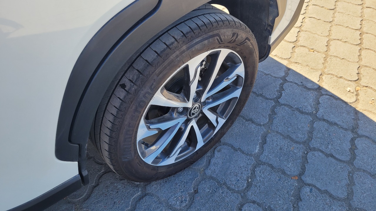 Toyota Corolla Cross 1.8 Full Aut. Hybrido — foto 14 de 16