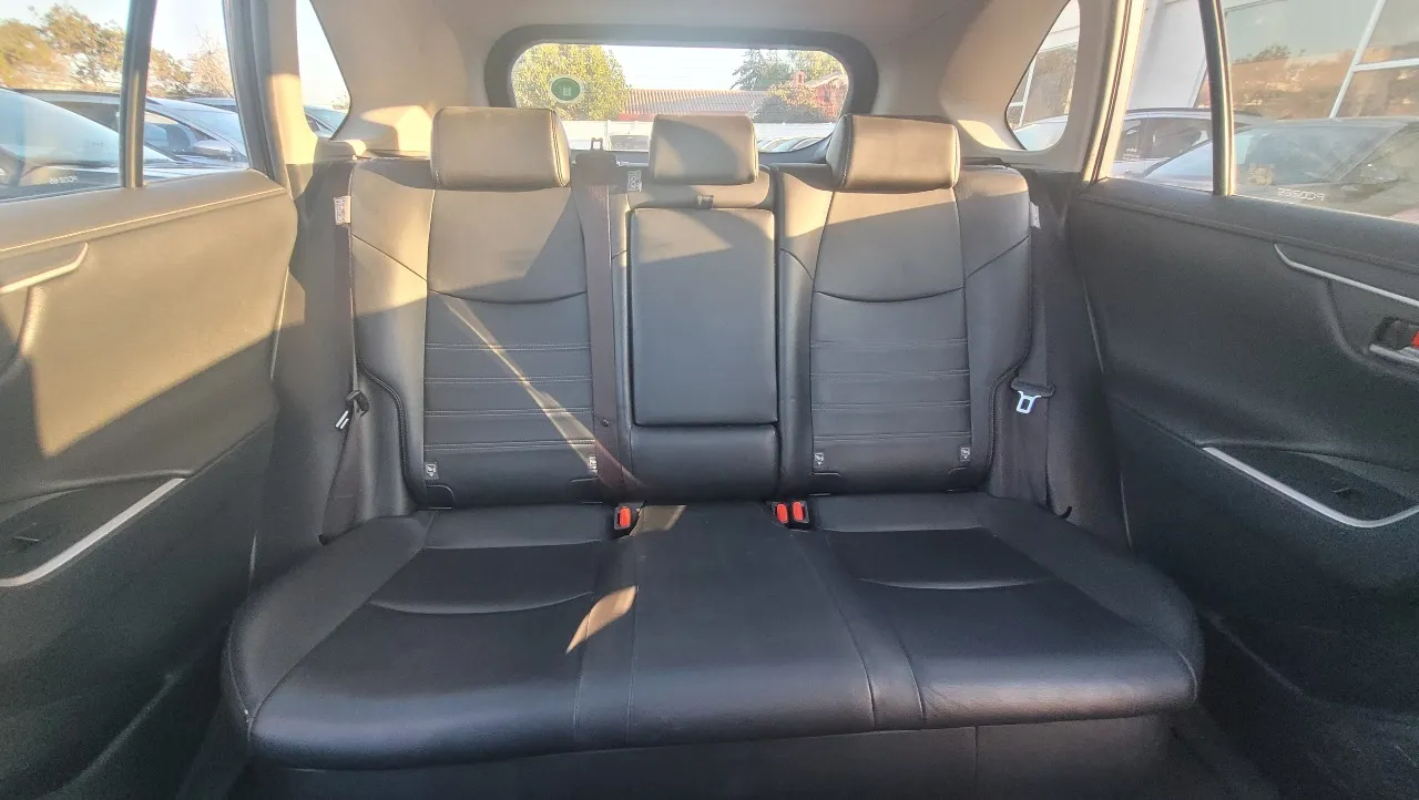 Toyota Rav4 4X4 2.5 Hybrido Full Aut. — foto 13 de 16