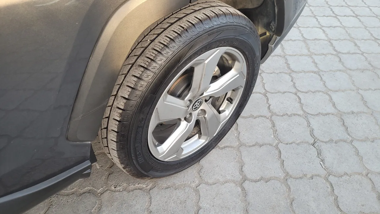 Toyota Rav4 4X4 2.5 Hybrido Full Aut. — foto 14 de 16