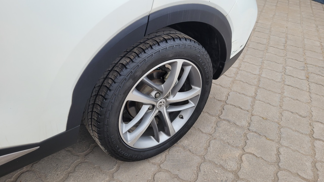 MG Hs Dlx1.5 Full Aut. — foto 12 de 16