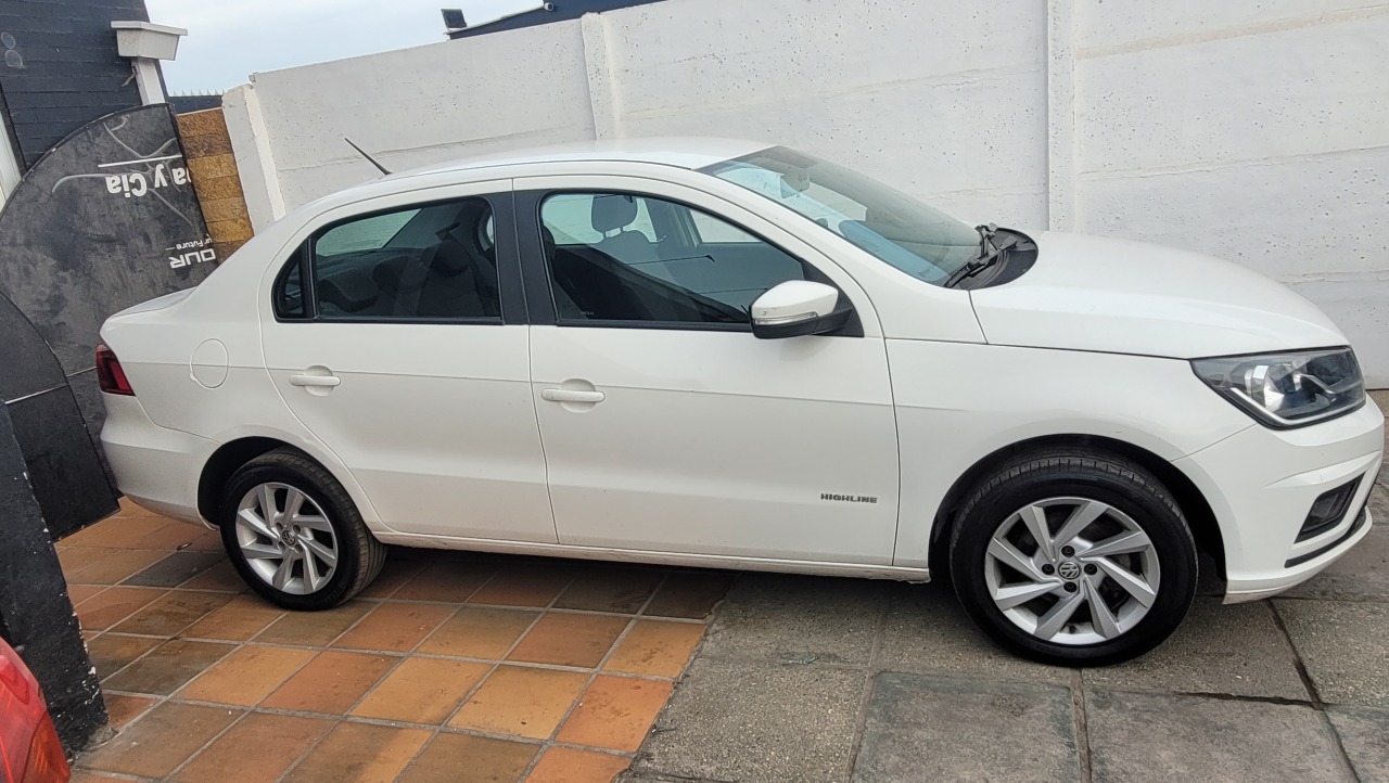 Volkswagen Voyage Highline 1.6 Full Mec. — foto 2 de 16