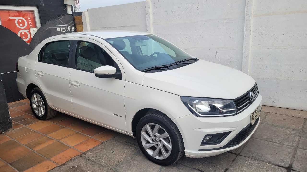 Volkswagen Voyage Highline 1.6 Full Mec. — foto 3 de 16