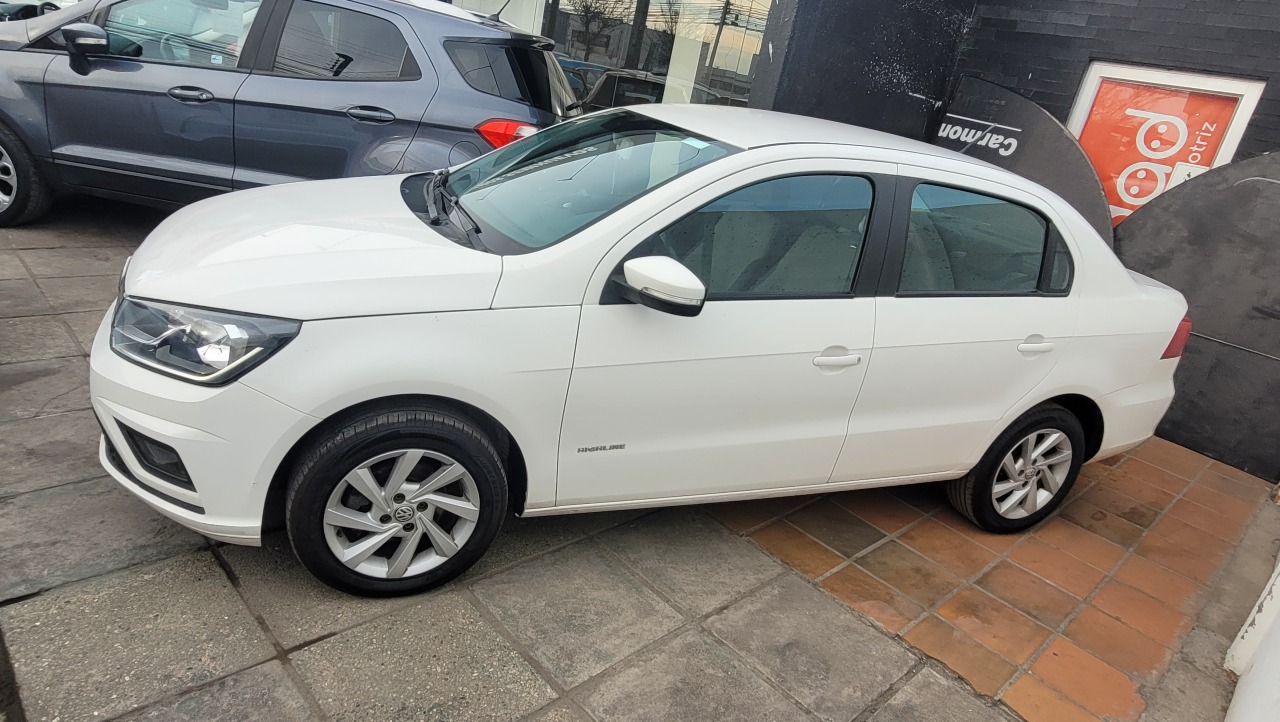 Volkswagen Voyage Highline 1.6 Full Mec. — foto 5 de 16