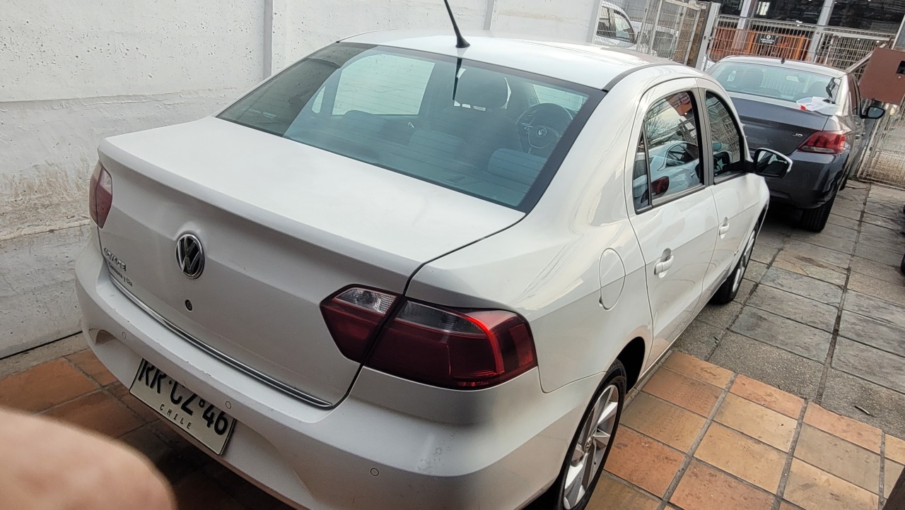Volkswagen Voyage Highline 1.6 Full Mec. — foto 6 de 16