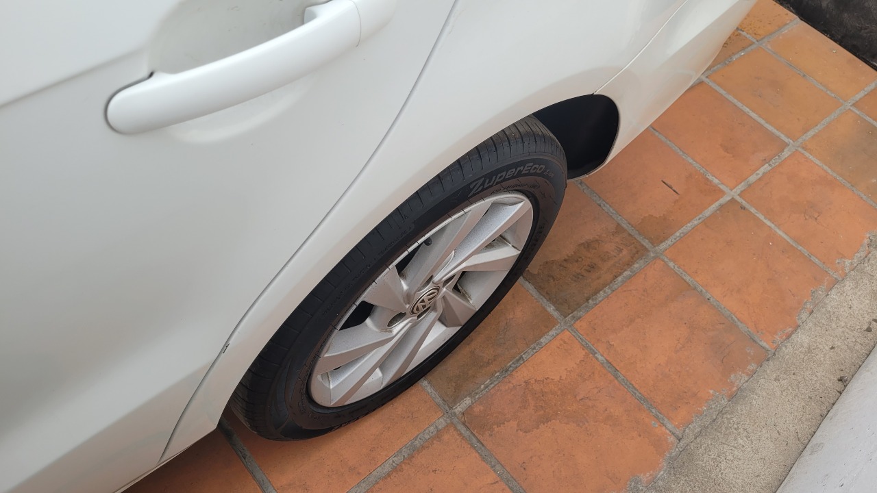 Volkswagen Voyage Highline 1.6 Full Mec. — foto 15 de 16