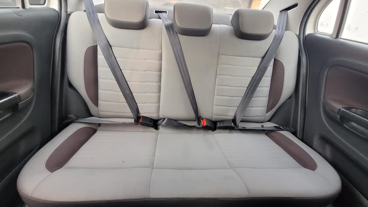 Volkswagen Voyage Highline 1.6 Full Mec. — foto 16 de 16