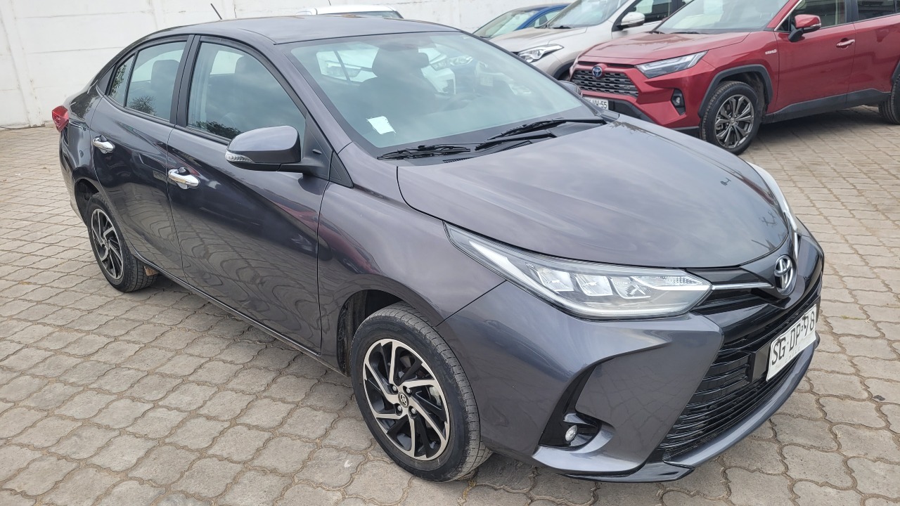 Toyota Yaris Sedan Otto 1.5 Full Mec. — foto 3 de 15