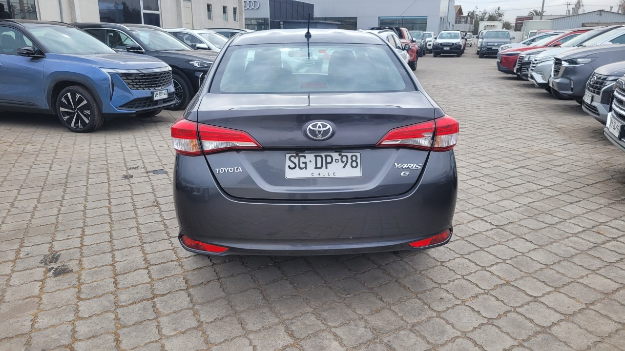 Toyota Yaris Sedan Otto 1.5 Full Mec. — foto 6 de 15