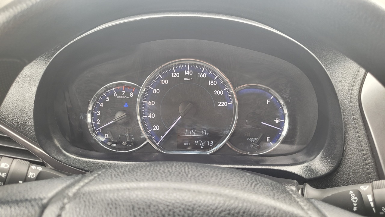 Toyota Yaris Sedan Otto 1.5 Full Mec. — foto 10 de 15