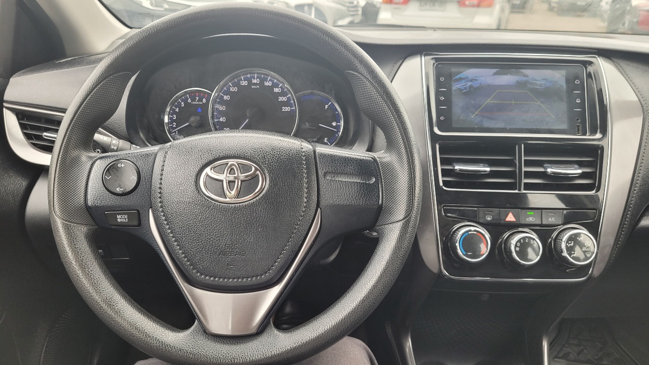 Toyota Yaris Sedan Otto 1.5 Full Mec. — foto 11 de 15