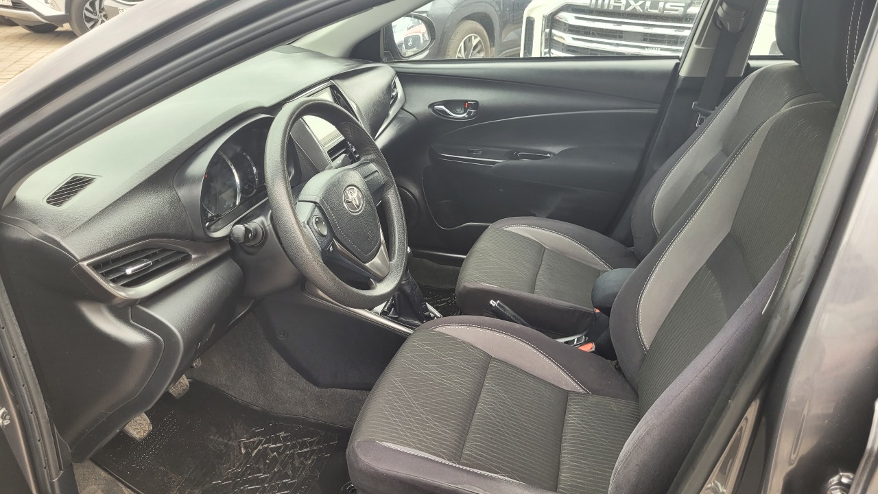 Toyota Yaris Sedan Otto 1.5 Full Mec. — foto 12 de 15