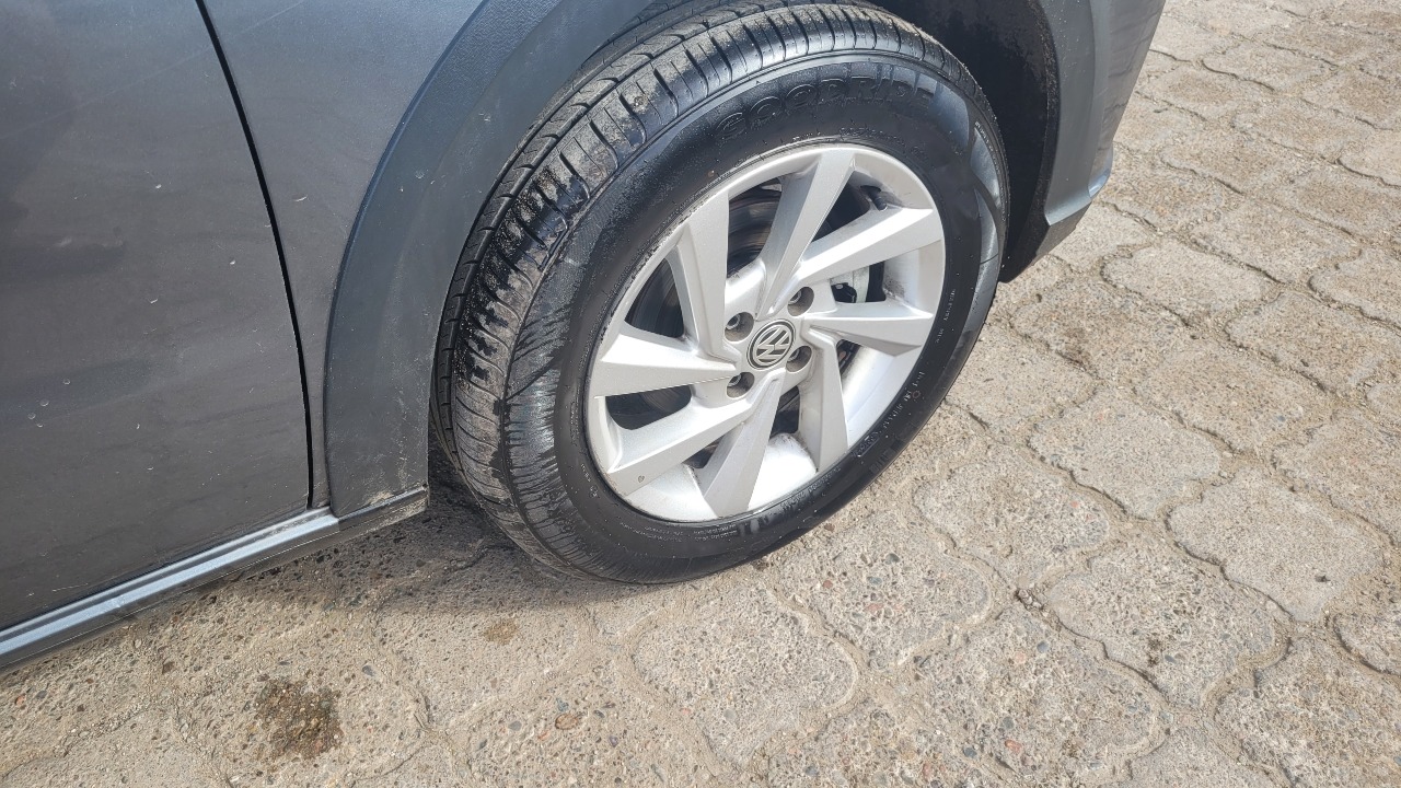 Volkswagen Saveiro D Cab1.6 Full Mec. — foto 14 de 15