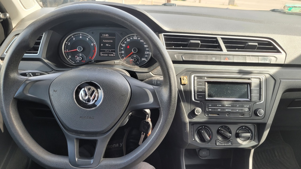 Volkswagen Voyage Power 1.6 Full Mec. — foto 9 de 15
