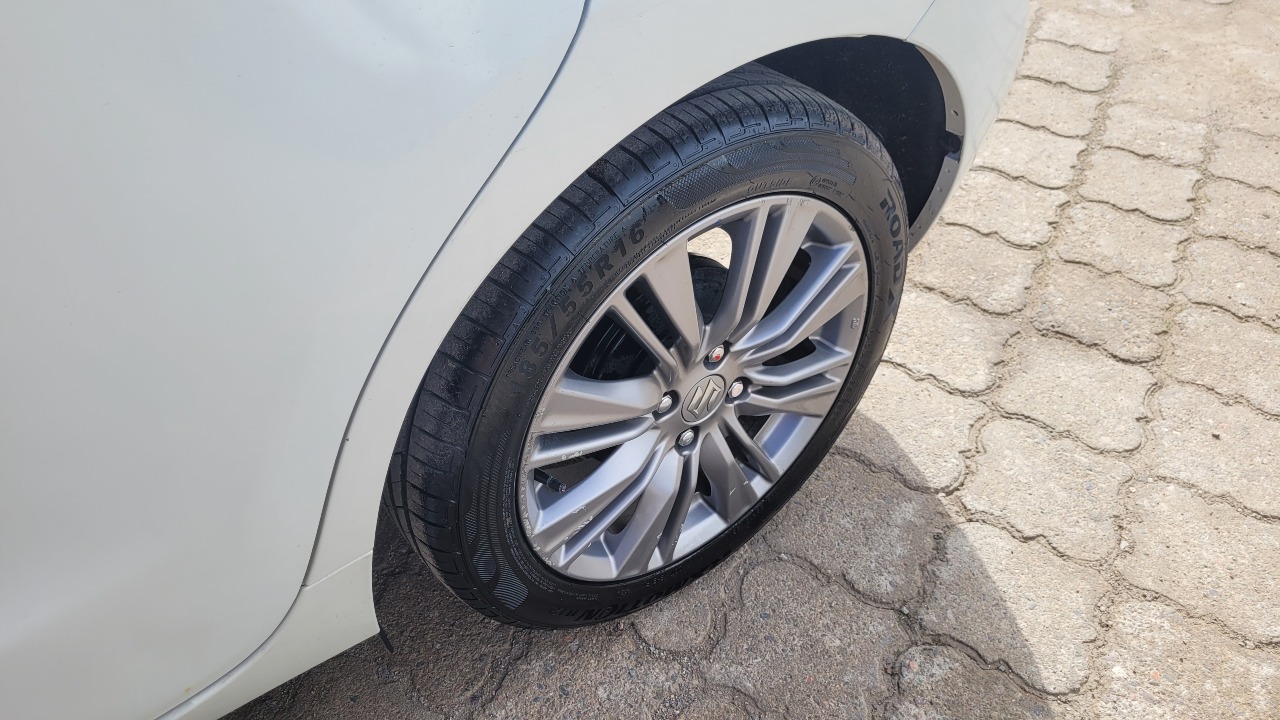 Suzuki Baleno Hb1.4 Full Aut. — foto 11 de 15