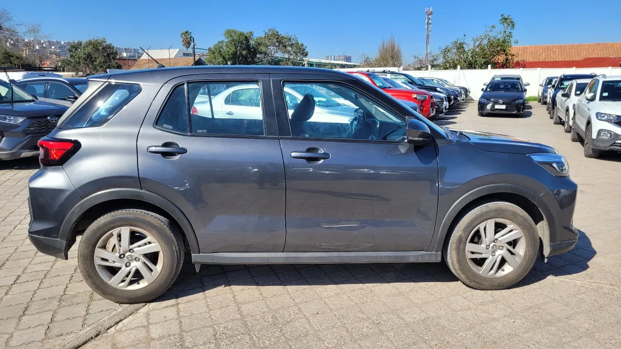 Toyota Raize Cvt1.2 Full Aut. — foto 5 de 15