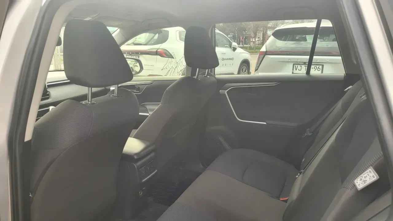 Toyota Rav4 4X2 2.0 Full Aut. — foto 10 de 15