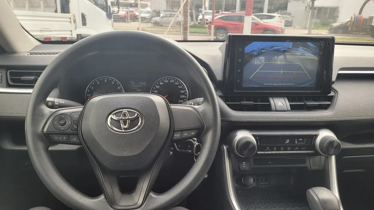 Toyota Rav4 4X2 2.0 Full Aut. — foto 11 de 15
