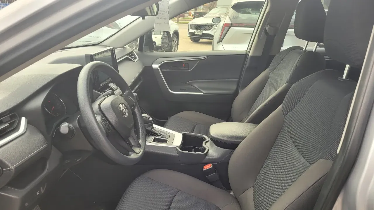 Toyota Rav4 4X2 2.0 Full Aut. — foto 12 de 15
