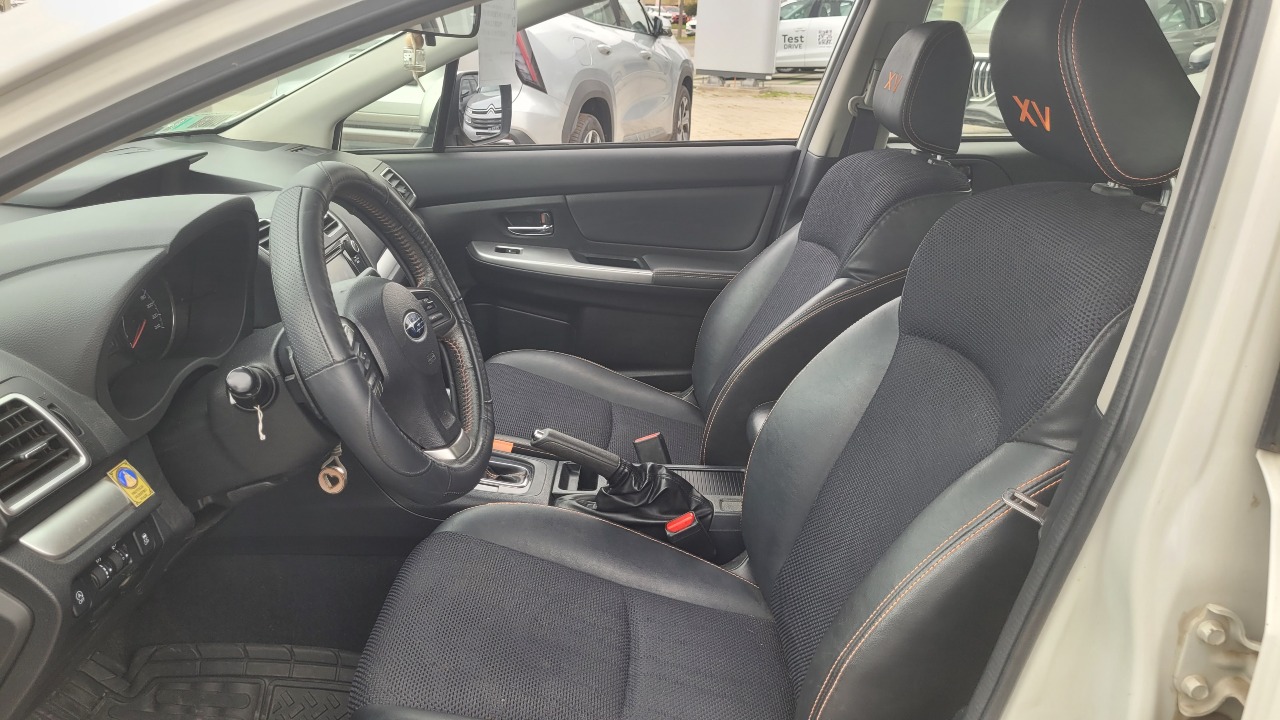 Subaru Xv 4X4 2.0I Full Aut. — foto 14 de 15