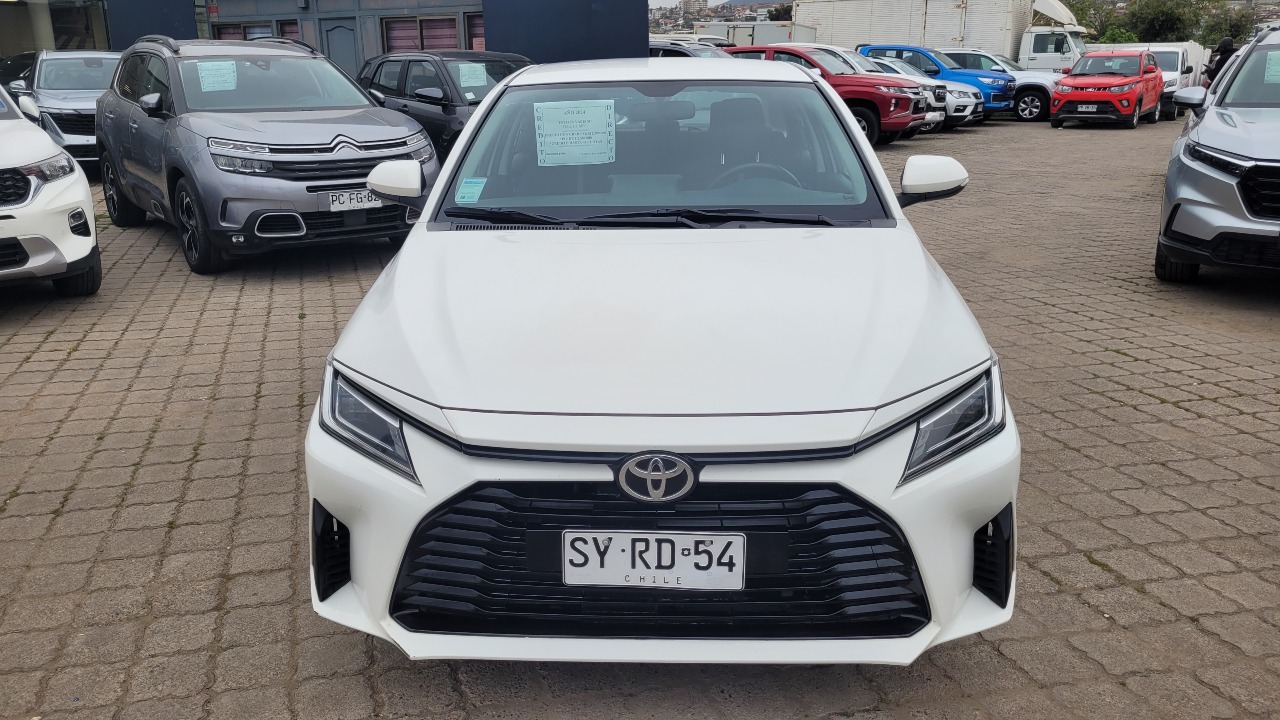 Toyota Yaris 1.5 Full Mec. — foto 2 de 15