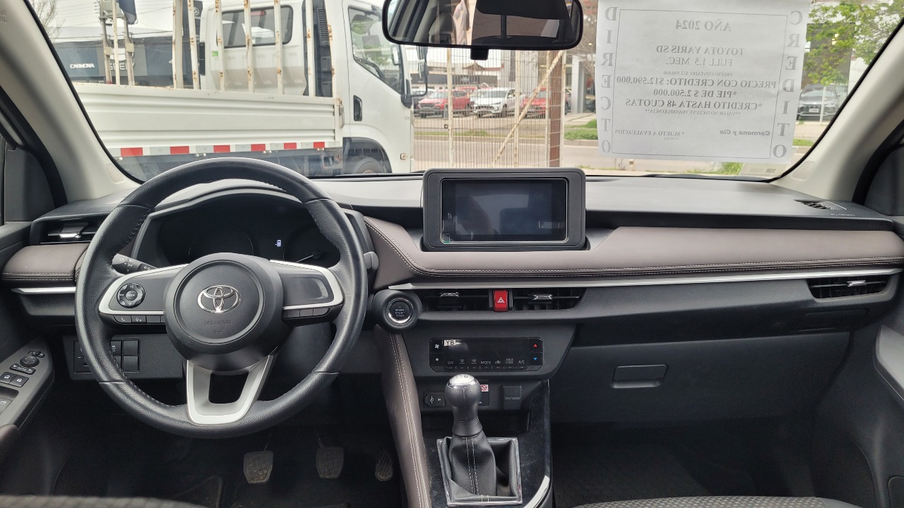 Toyota Yaris 1.5 Full Mec. — foto 15 de 15