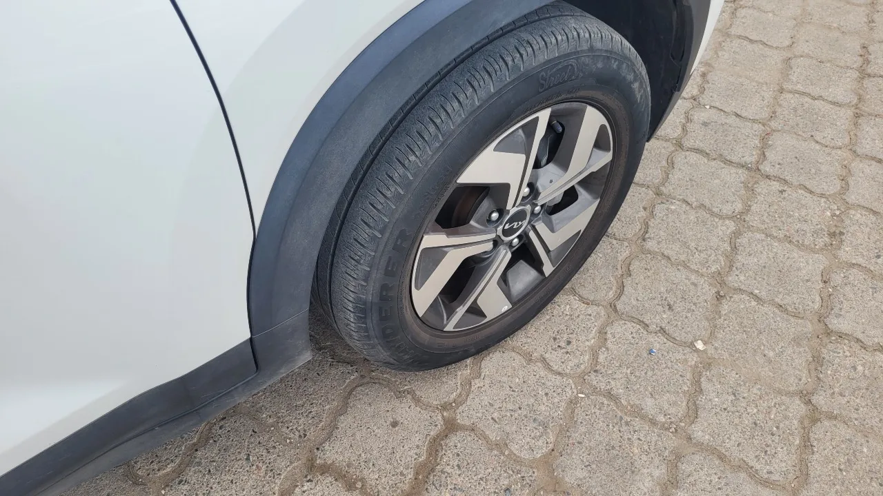 KIA Sonet Ex1.5 Full Mec. — foto 15 de 15