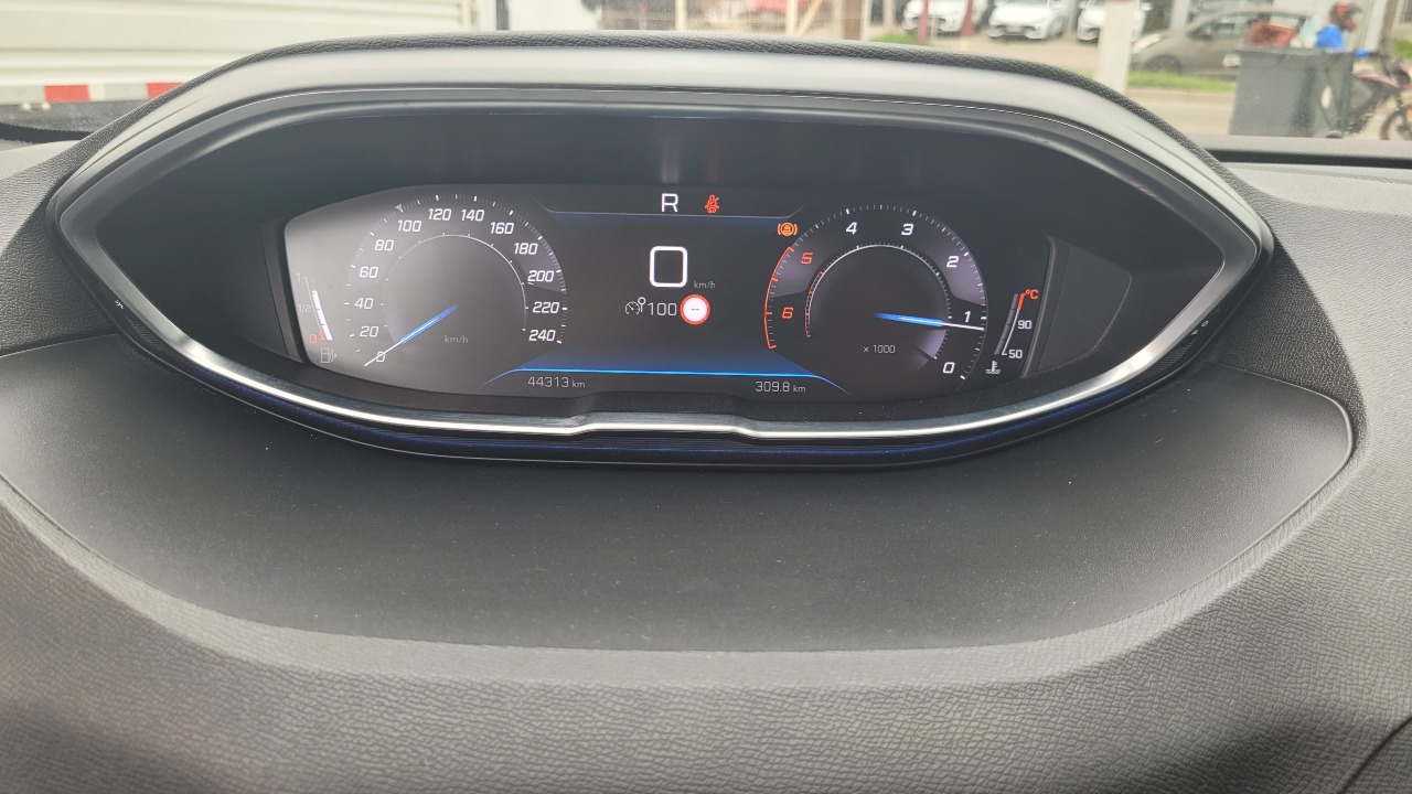 Peugeot 5008 Blue Hdi130 1.5 Full Aut. — foto 8 de 15