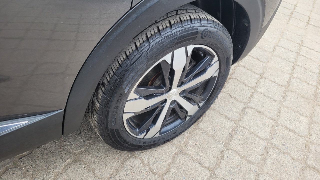 Peugeot 5008 Blue Hdi130 1.5 Full Aut. — foto 12 de 15