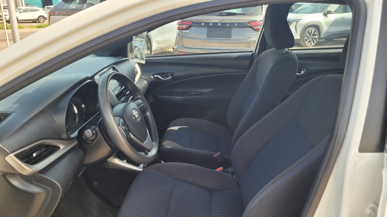 Toyota Yaris Sport Hb1.5 Full Mec. — foto 11 de 15