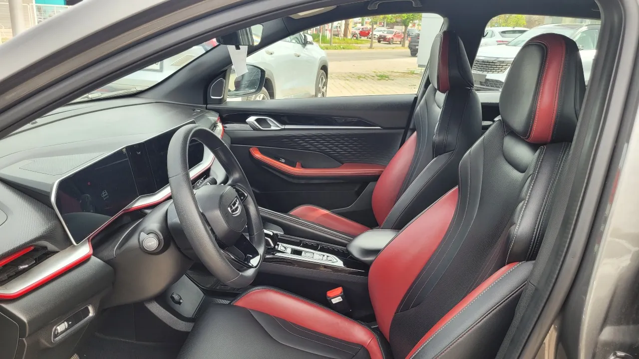 Geely Coolray 1.5 Full Aut. — foto 12 de 15